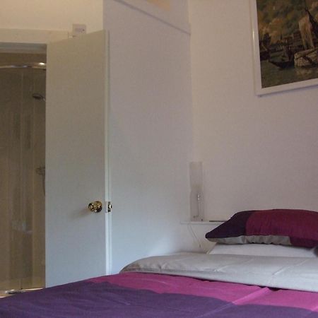 إدنبرة Swan Lake Guest House المظهر الخارجي الصورة