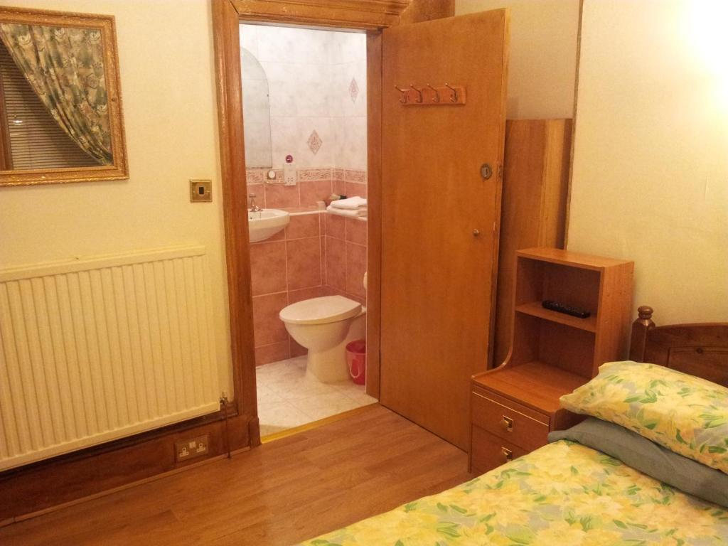 إدنبرة Swan Lake Guest House الغرفة الصورة