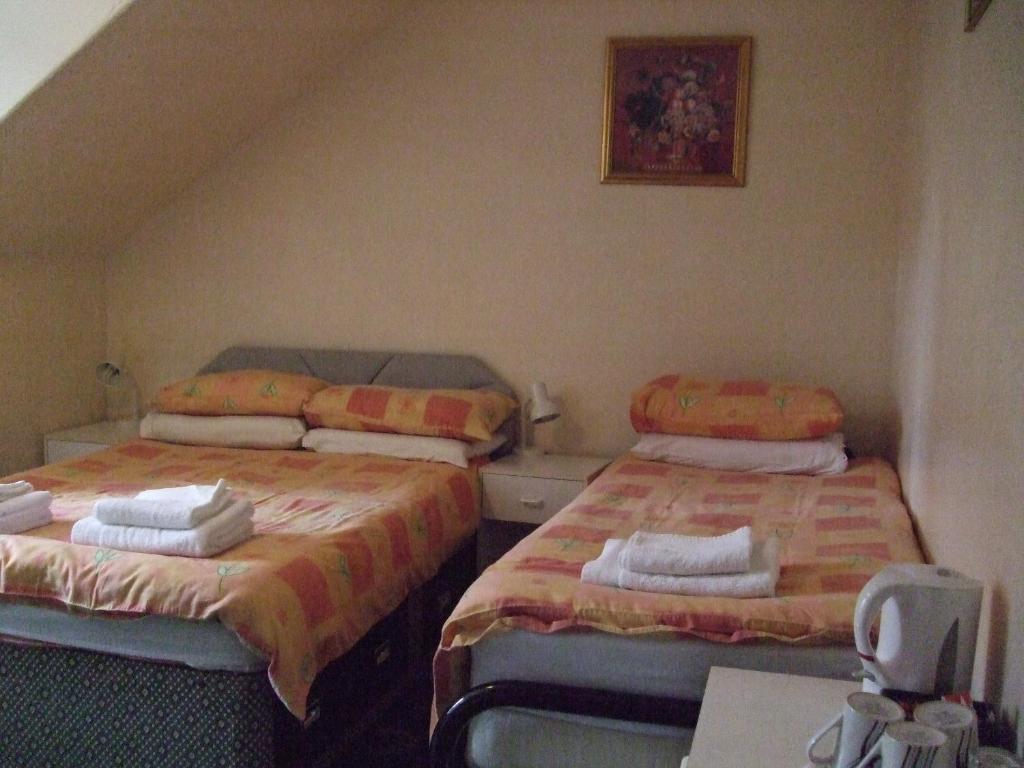 إدنبرة Swan Lake Guest House الغرفة الصورة