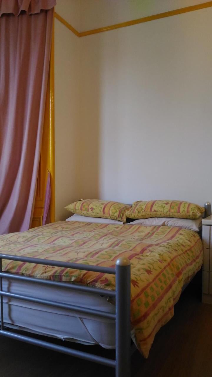 إدنبرة Swan Lake Guest House المظهر الخارجي الصورة